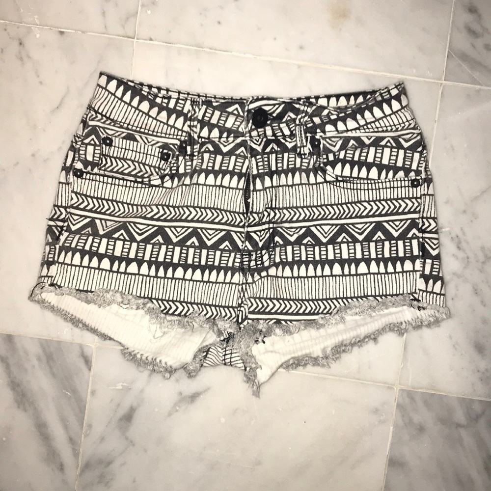 High rise jean shorts with pattern